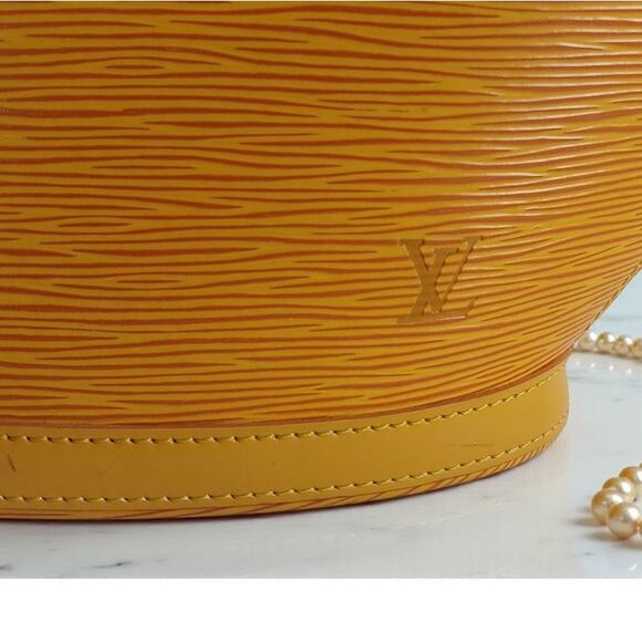 Louis Vuitton Epi Saint Jacques Handbag, Yellow with Dust Bag - Picture 13 of 16